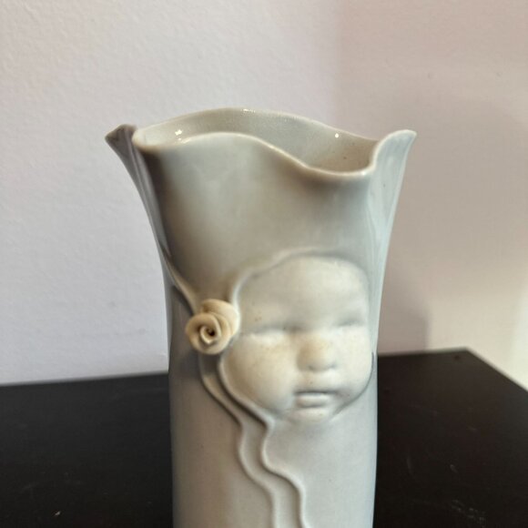 Vtg 1990 Blue Sky Porcelain Bisque Baby Face Rose 7" White Vase Artist Lund - Picture 6 of 6